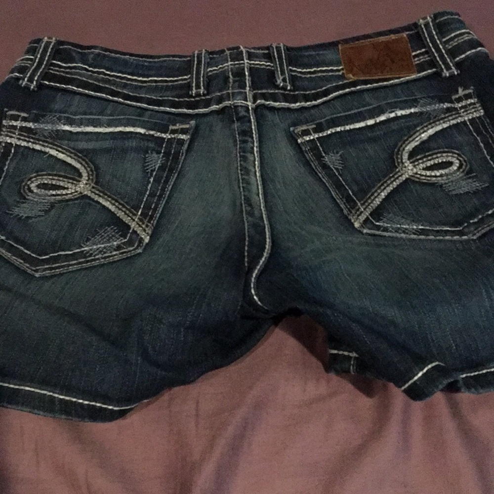 Shorts - Picture 4 of 4